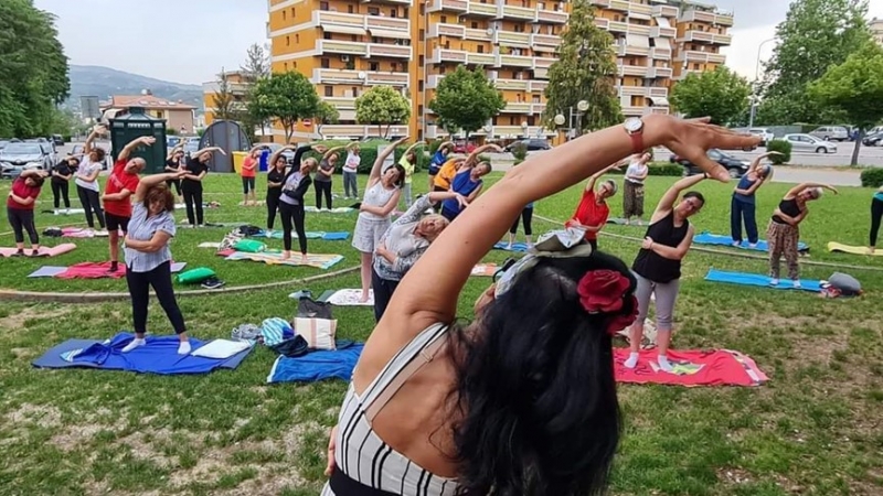 A Folignano riprende lo yoga estivo