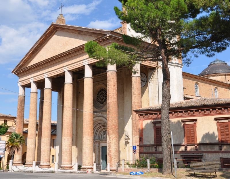 Basilica San Venanzio, il portale del museo vecchio riconosciuto “Opera di pace delle Marche”