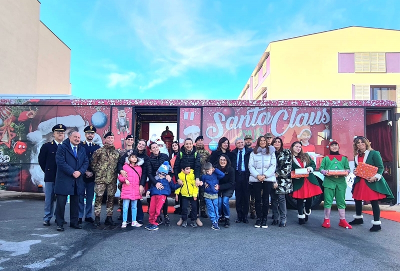 Babbo Natale arriva con il Santa Claus Bus al Filo d’Oro di Osimo