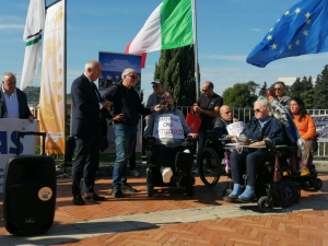 “Insieme per la Vita Indipendente” in sit-in di protesta davanti alla Regione