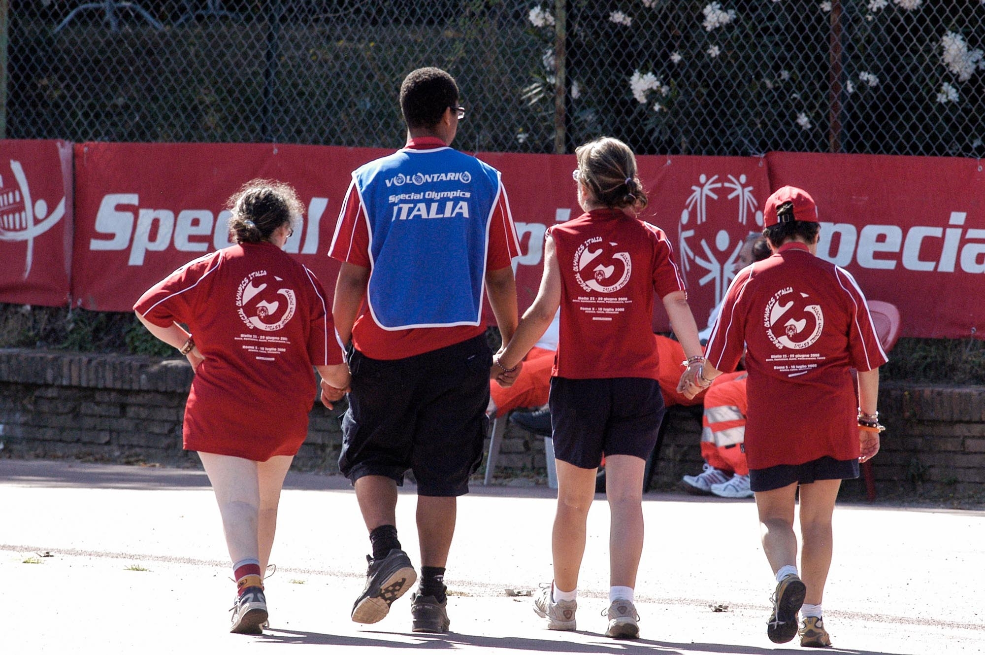 © Foto in copertina di Mario Vintari, progetto FIAF-CSVnet "Tanti per tutti. Viaggio nel volontariato italiano"