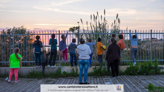 © Foto in copertina di Gianmaria Capuano progetto FIAF-CSVnet "Tanti per tutti. Viaggio nel volontariato italiano"