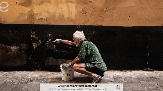 © Foto in copertina di Enrico Genovesi progetto FIAF-CSVnet "Tanti per tutti. Viaggio nel volontariato italiano"