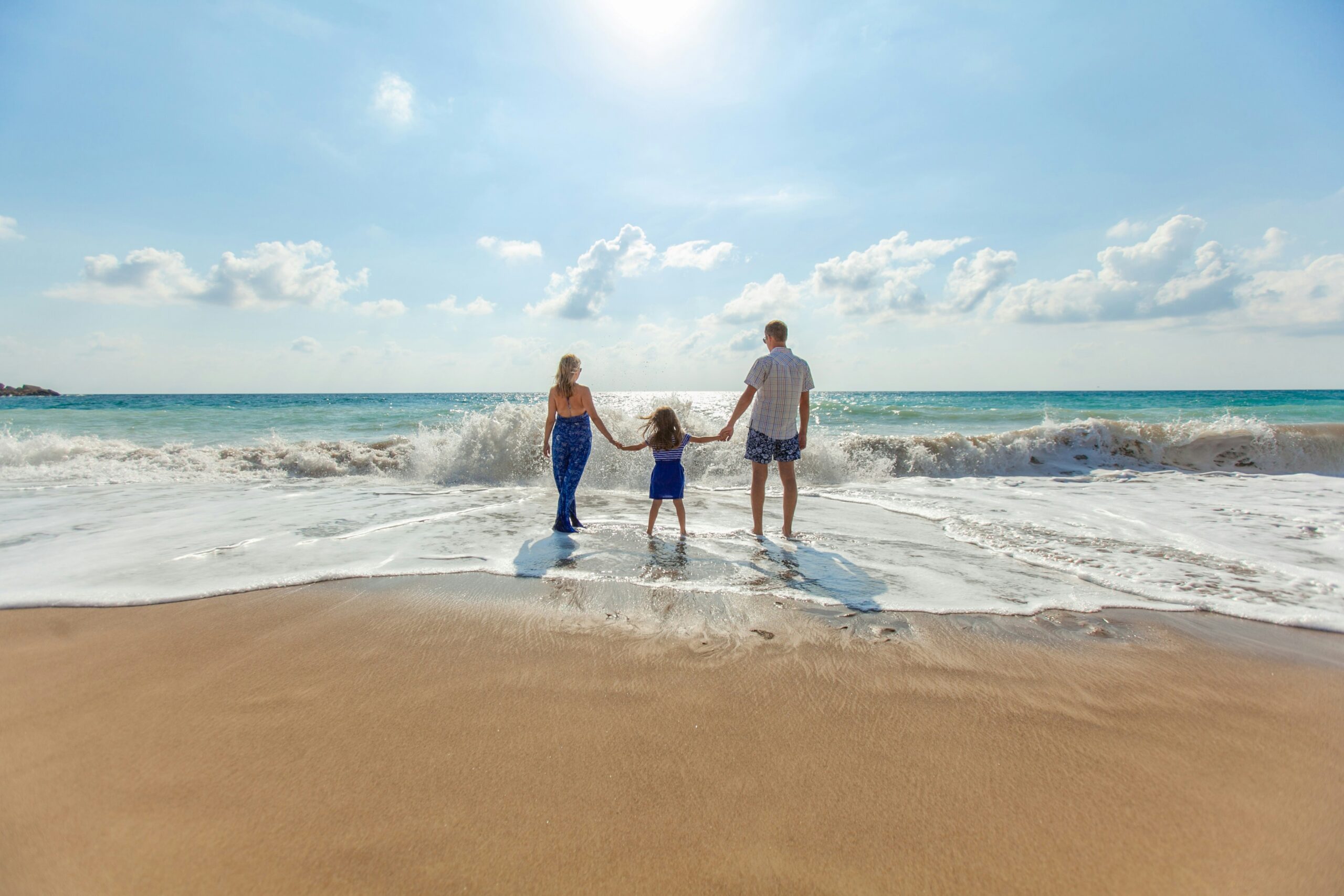 Una famiglia sulla spiaggia